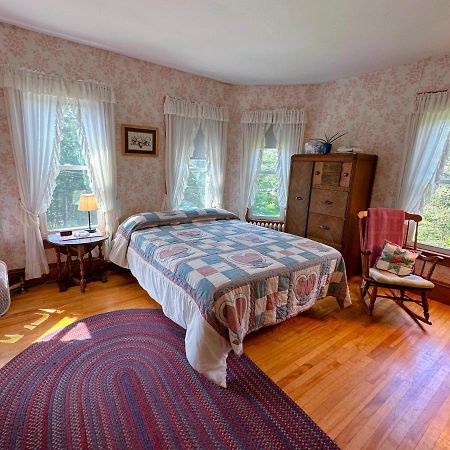 Private 2 Bedrooms And 1 Bathroom In Grand Victorian Home In The Heart Of The Whiite Mountains! Great Host Whitefield Ngoại thất bức ảnh